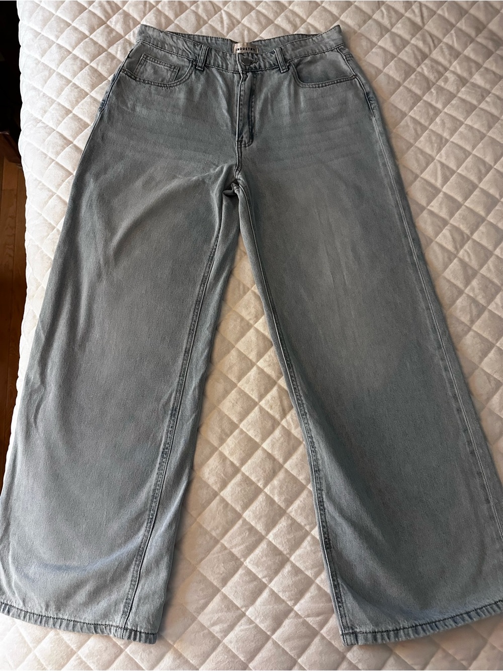 High-Rise Wide-Leg Jeans in Faded Blue